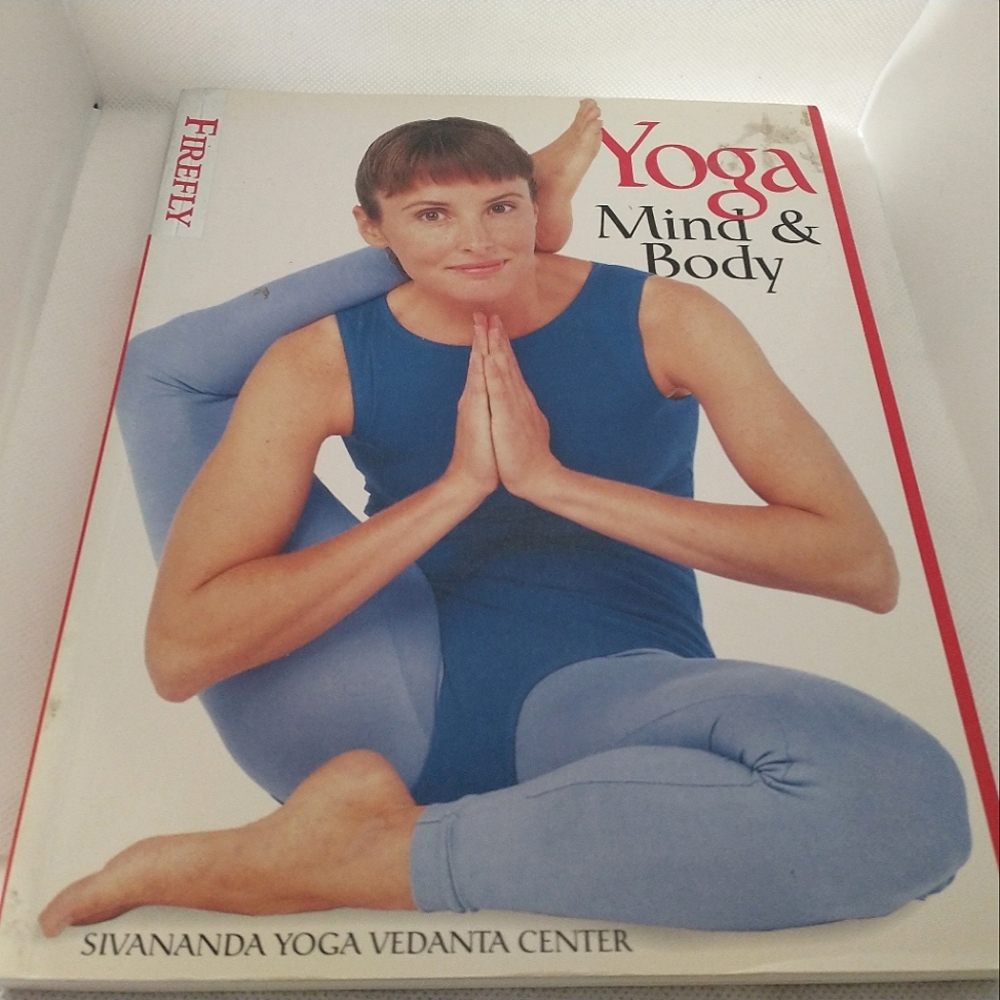 3/$24 Yoga Mind & Body by Sivananda Yoga Vedanta Center Book